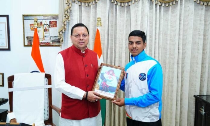 मुख्यमंत्री पुष्कर सिंह धामी से माउंट एवरेस्ट फतह करने वाले 16 वर्षीय बालक सचिन कुमार ने की शिष्टाचार भेंट मुख्यमंत्री पुष्कर सिंह धामी से माउंट एवरेस्ट फतह करने वाले 16 वर्षीय बालक सचिन कुमार ने की शिष्टाचार भेंट