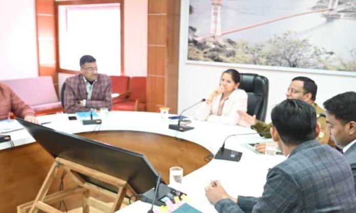 सड़क सुरक्षा समिति की बैठक जिलाधिकारी की अध्यक्षता में सम्पन्न हुई