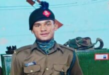 जम्मू कश्मीर में गोली लगने से चंपावत के जवान दीपक सिंह का निधन, परिजनों में मचा कोहराम जम्मू कश्मीर में गोली लगने से चंपावत के जवान दीपक सिंह का निधन, परिजनों में मचा कोहराम