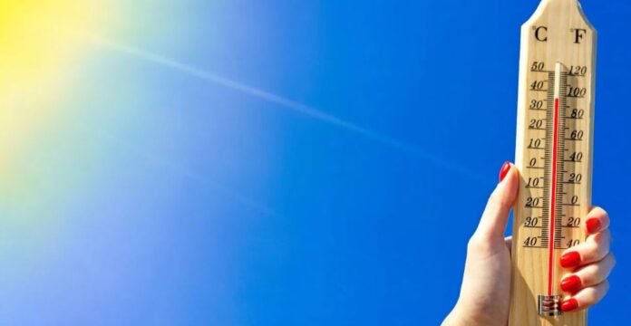 क्लाइमेट चेंज की मार, हेल्थ पर वार, रिपोर्ट ने दिखाया फंडिंग का भार क्लाइमेट चेंज की मार, हेल्थ पर वार, रिपोर्ट ने दिखाया फंडिंग का भार