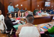 जिलाधिकारी की अध्यक्षता में जनता दरबार, 25 शिकायतें दर्ज जिलाधिकारी की अध्यक्षता में जनता दरबार, 25 शिकायतें दर्ज