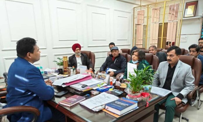 *स्वास्थ्य सचिव के हस्तक्षेप से दून मेडिकल कॉलेज में सफाई कर्मचारियों की हड़ताल समाप्त, सफाई व्यवस्था बहाल