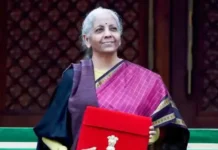 इतिहास रचते हुए निर्मला सीतारमण ने लगातार 9वीं बार बजट किया पेश