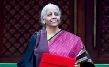 इतिहास रचते हुए निर्मला सीतारमण ने लगातार 9वीं बार बजट किया पेश