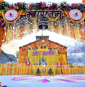 गूंज उठा केदारनाथ: विधि-विधान से खुले बाबा केदार के कपाट