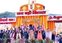 जय बद्री विशाल के जयघोष के साथ खुले कपाट, आस्था में डूबा बद्रीनाथ धाम