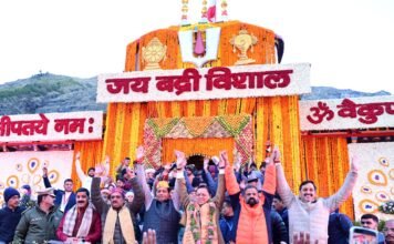 जय बद्री विशाल के जयघोष के साथ खुले कपाट, आस्था में डूबा बद्रीनाथ धाम