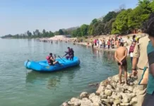 गंगा में डूबे दो श्रद्धालु: हरिद्वार में गाजियाबाद के युवकों की तलाश जारी