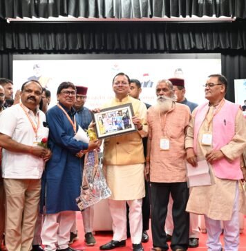 सीएम धामी ने एक क्लिक में बांटी पेंशन, लाखों लाभार्थियों को मिला फायदा