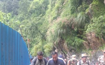 पैदल चलकर केदारनाथ पहुंचे बीकेटीसी अध्यक्ष हेमंत द्विवेदी, यात्रा व्यवस्थाओं का किया निरीक्षण