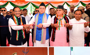 तिरंगे की आन-बान-शान के बीच CM धामी ने किया ध्वजारोहण, बलिदानियों को नमन
