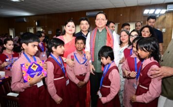 दिव्यांग बच्चों के साथ मुख्यमंत्री धामी ने मनाया जन्मदिन, बोले—इनकी मुस्कान से मिलती है जीवन को नई प्रेरणा