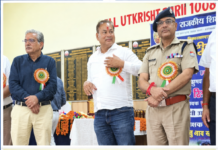 शिक्षकों के सम्मान में सजा मंच, सेवानिवृत्त शिक्षकों को किया सम्मानित