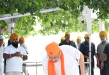 सेवा संकल्प अभियान’ के तहत नानकमत्ता पहुंचे सीएम धामी, स्वच्छता अभियान में किया श्रमदान